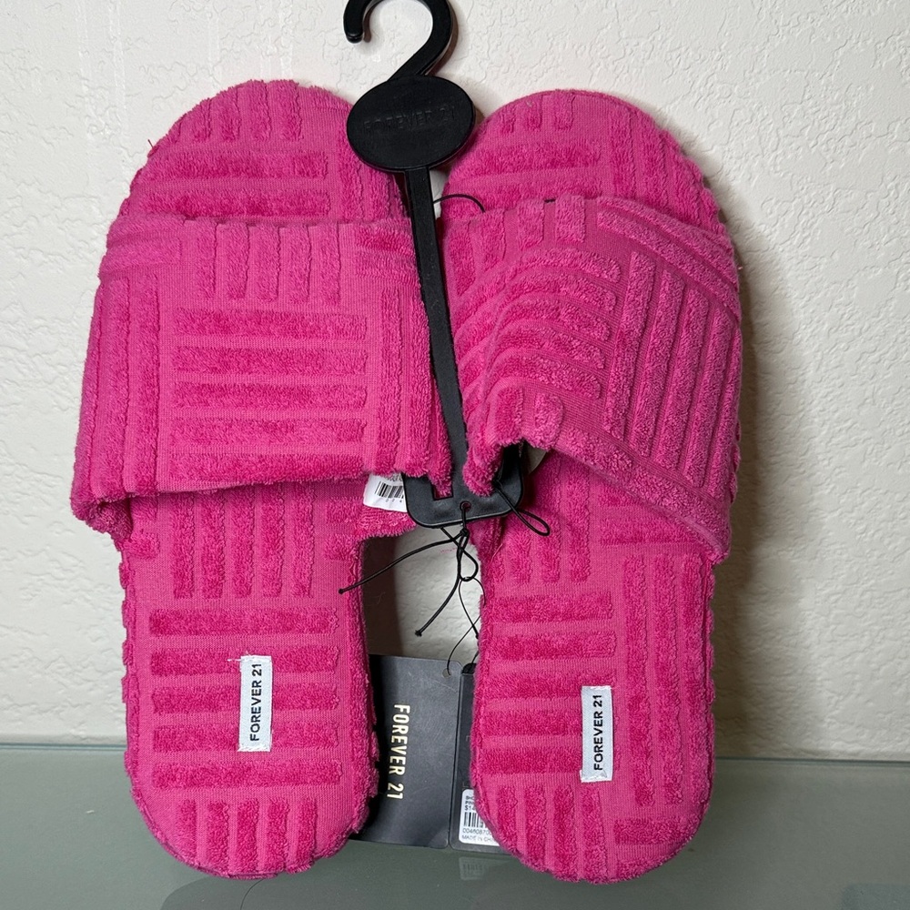 Forever 21 Fuchsia Women Slippers